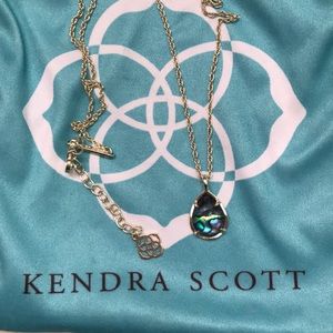 Kiri Abalone Shell Necklace 💙